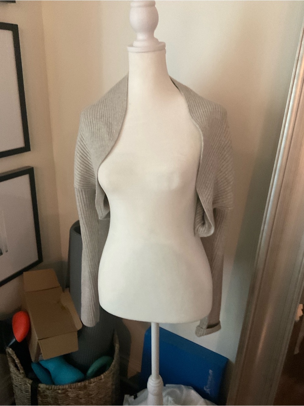 Light Gray Women's Ribbed Open-Front Shrug NWOT